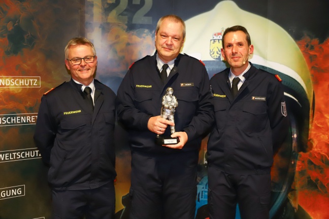 Roland Weber als Feuerwehrmann des Jahres 2019 gewürdigt