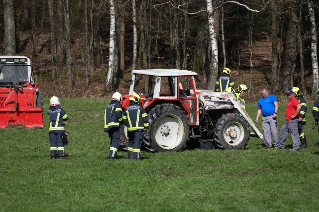 Schwerer Unfall mit Traktor auf einem Hang in St. Agatha