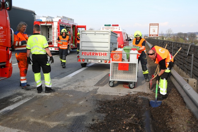 Kollision mit drei LKW auf Westautobahn bei Ansfelden sorgt für 18 Kilometer Stau