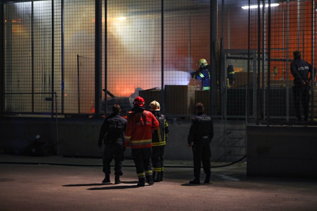 Neuerlicher Brand bei Einkaufszentrum in Wels-Schafwiesen