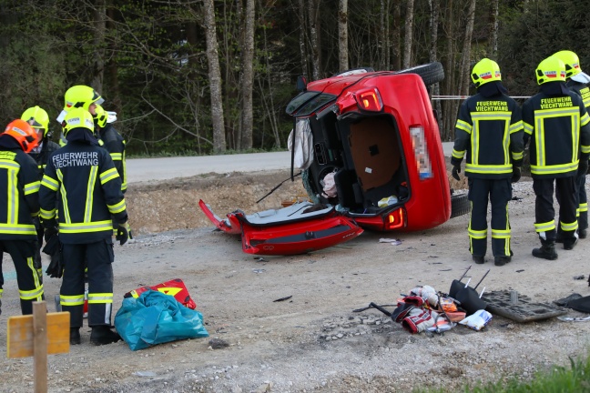 Tödlicher Verkehrsunfall: Auto bei Scharnstein in Baustelle gekracht