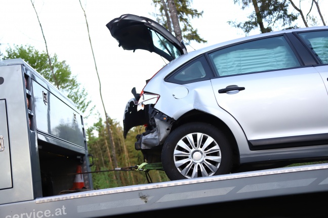 Verkehrsunfall mit drei beteiligten Autos auf Wiener Straße in Edt bei Lambach