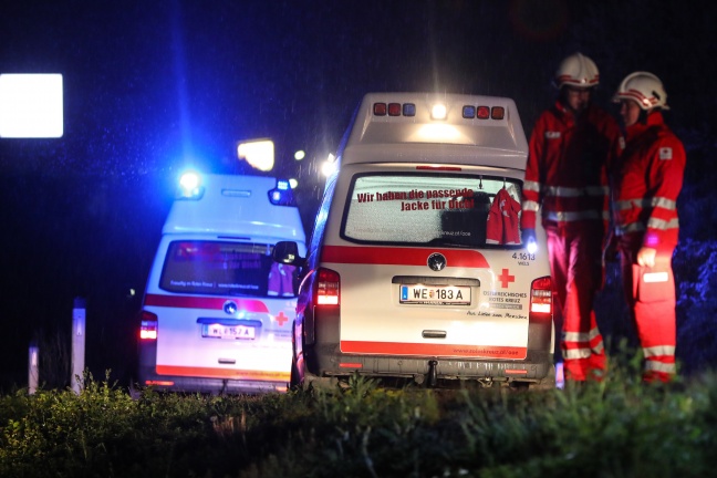 Drei Verletzte: Auto auf Welser Autobahn bei Marchtrenk überschlagen