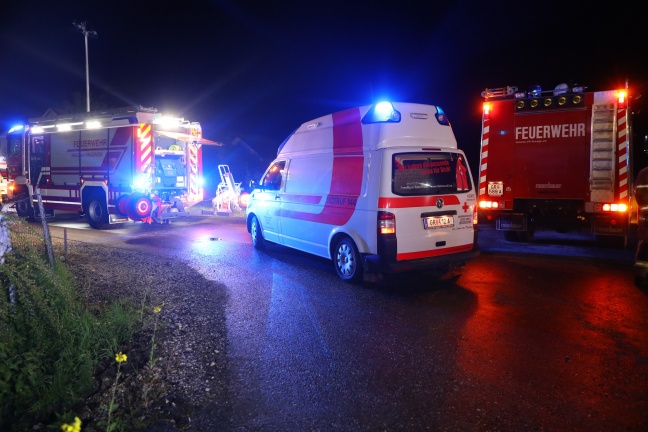 Schwerer Crash auf Rieder Straße in Haag am Hausruck fordert zwei Verletzte