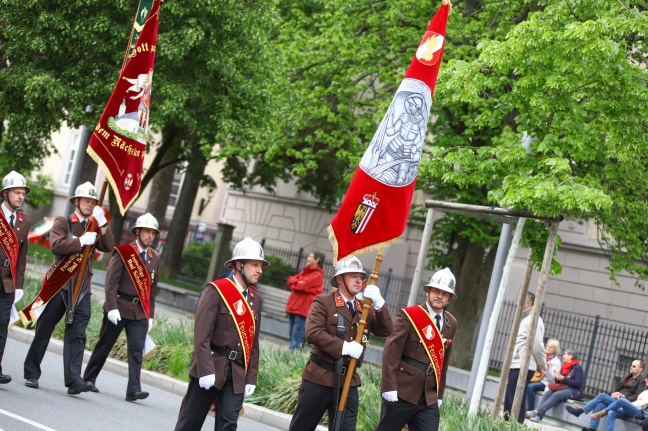 Landesfeuerwehrverband Oberösterreich feiert 150-jähriges Jubiläum mit großem Festaufmarsch in Linz