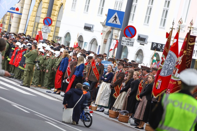 Landesfeuerwehrverband Oberösterreich feiert 150-jähriges Jubiläum mit großem Festaufmarsch in Linz