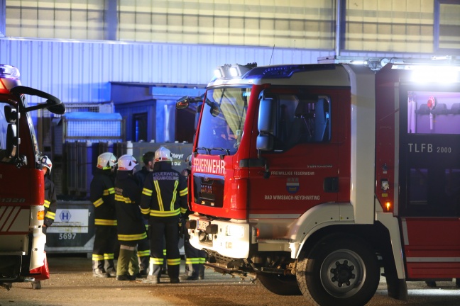 Brand in einem Gewerbebetrieb in Bad Wimsbach-Neydharting
