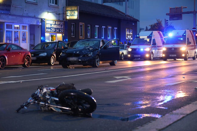 Kollision mit Moped: Zwei Jugendliche (14 und 15) nach schwerem Unfall in Wels-Innenstadt reanimiert