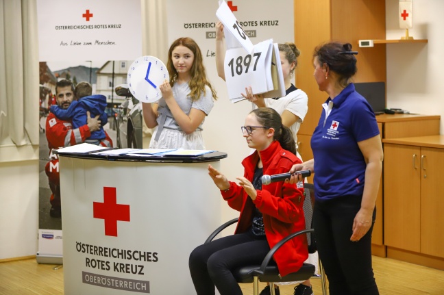 Jugendrotkreuzgruppe sorgte für unterhaltsame Bezirksstellenversammlung des Roten Kreuzes in Wels