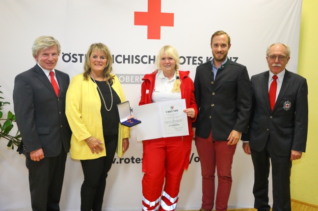 Jugendrotkreuzgruppe sorgte für unterhaltsame Bezirksstellenversammlung des Roten Kreuzes in Wels