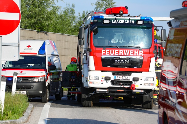 Schwerer Verkehrsunfall auf Westautobahn bei Laakirchen fordert zwei Schwerverletzte