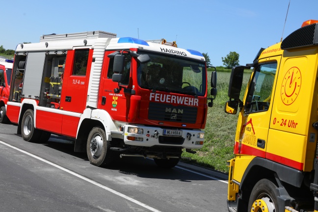 Drei Verletzte bei Frontalkollision auf Innviertler Straße in Krenglbach