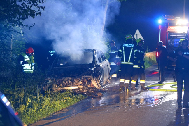 Brand nach gescheitertem Diebstahl eines Bankomaten in einem Supermarkt in Vorchdorf