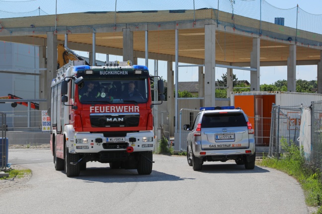 Rasche Entwarnung: Beschädigte Gasleitung in einem Gewerbegebiet in Buchkirchen