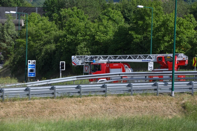 Verlorene Gasflasche im Tunnel Noitzmühle führte zu Einsatz der Feuerwehr auf der Innkreisautobahn