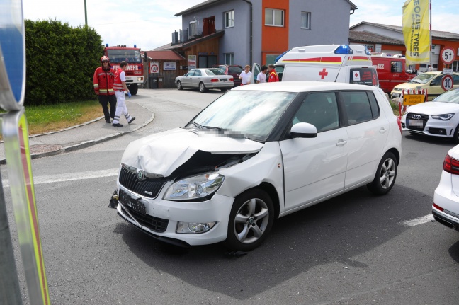Vier Verletzte bei schwerem Verkehrsunfall in Wels-Puchberg