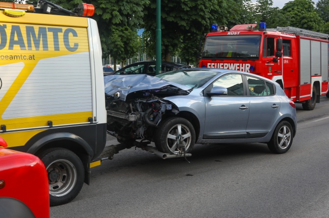 Schwerer Verkehrsunfall auf Scharnsteiner Straße in Gmunden