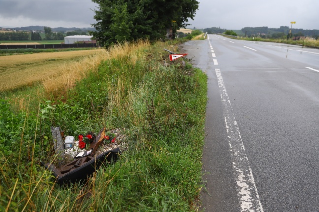 Mitfahrer (21) bei folgenschwerem Alko-Unfall in Taufkirchen an der Pram getötet