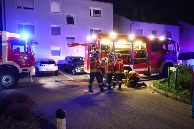 Drei Feuerwehren bei Brand im Schlafzimmer eines Hauses in Pasching im Einsatz