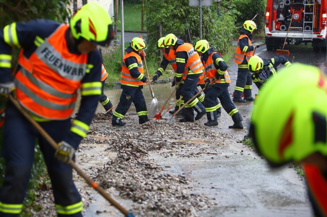 Lokale Überflutungen nach heftigen Gewittern mit Starkregen über Oberösterreich