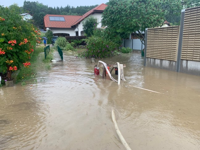 Lokale Überflutungen nach heftigen Gewittern mit Starkregen über Oberösterreich