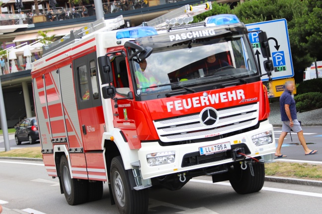 Schwerer Verkehrsunfall in Pasching fordert zwei Verletzte