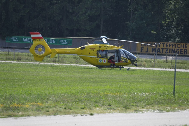 Notarzthubschrauber nach internem Notfall in Wels-Innenstadt im Einsatz