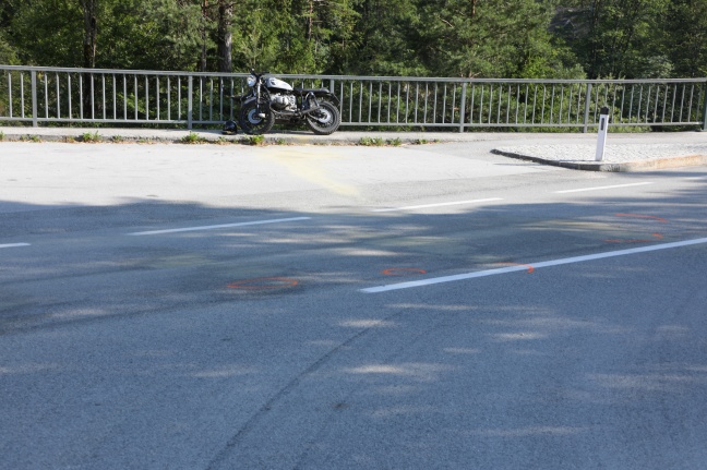 Schwerer Motorradunfall auf Steyrtalstraße in Grünburg