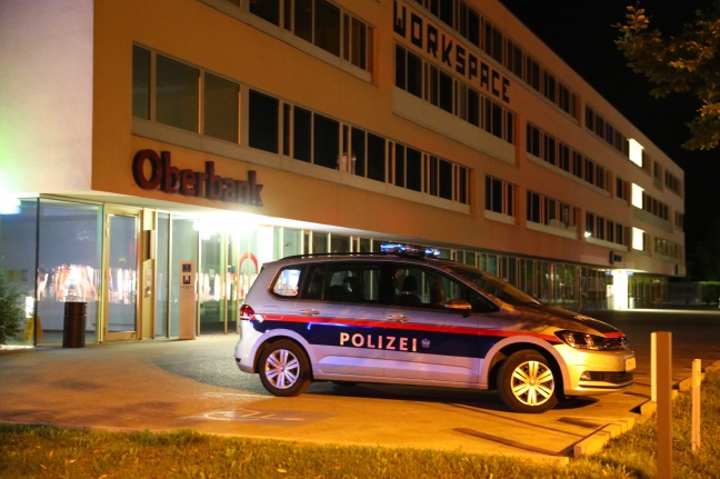 Office-Invasion: Mitarbeiter in Wels-Lichtenegg in seinem Büro gefesselt und ausgeraubt