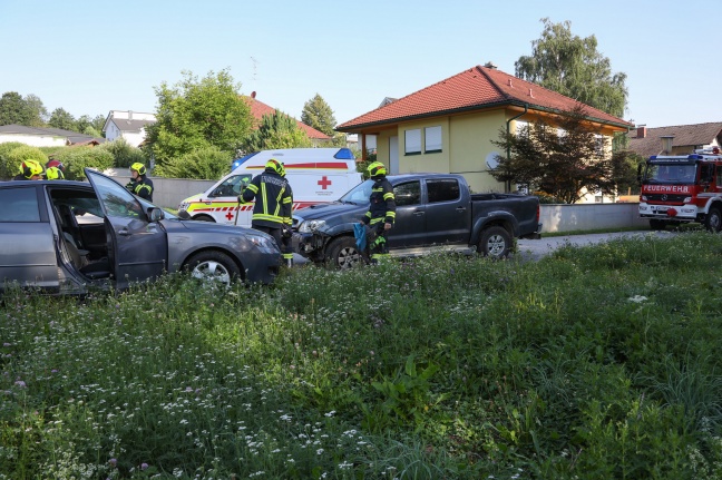 Kreuzungscrash in Steinerkirchen an der Traun fordert einen Verletzten
