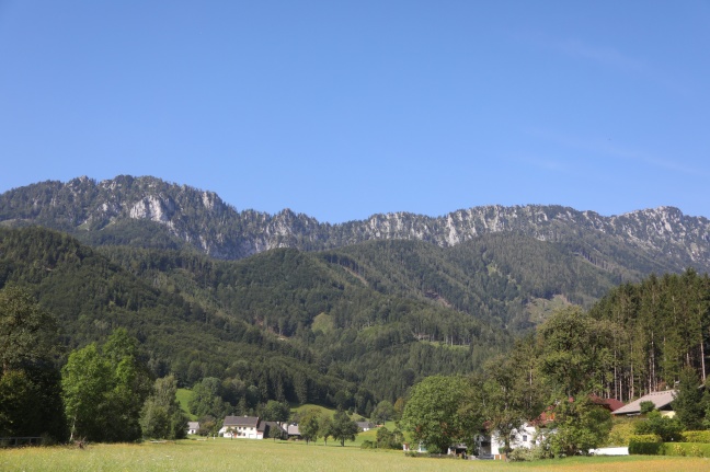 Suchaktion nach abgängigem Bergsteiger auf der Kremsmauer in Micheldorf in Oberösterreich