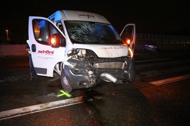 Schwerer Verkehrsunfall auf Westautobahn bei Enns fordert drei Verletzte