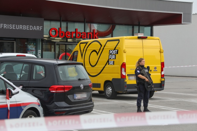 Geldtransporter vor Bankfiliale in Wels-Neustadt überfallen