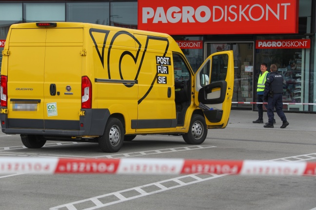 Geldtransporter vor Bankfiliale in Wels-Neustadt berfallen