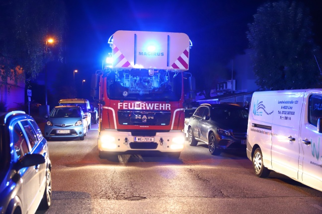 Brandgeruch in einem Hochhaus in Wels-Lichtenegg sorgt für Einsatz der Feuerwehr