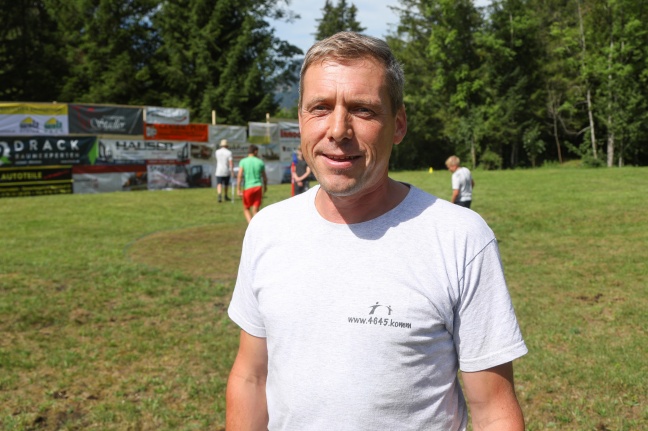 "Grnau golft" - Ortsmeisterschaft in Grnau im Almtal mit besonderem Anliegen