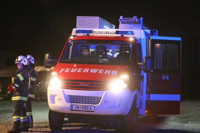 Drei Feuerwehren bei Brand in einem Gasthaus in Michaelnbach im Einsatz