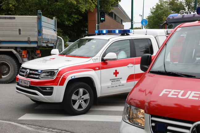 Radfahrerin in Wels-Pernau von LKW überrollt und tödlich verletzt