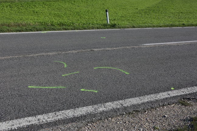 Radfahrer (45) bei Neuhofen im Innkreis von Auto erfasst und tödlich verletzt