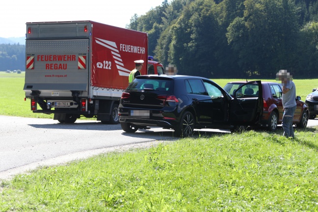 Verkehrsunfall in Regau endet glimpflich