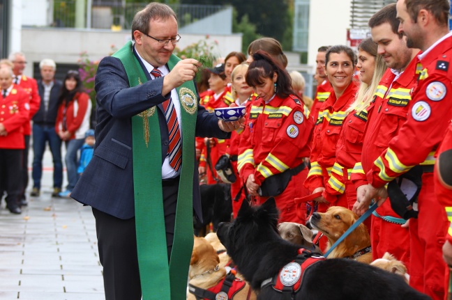 50 Jahre: Tiersegnung als Auftakt zur Jubiläumsfeier der Österreichischen Rettungshundebrigade