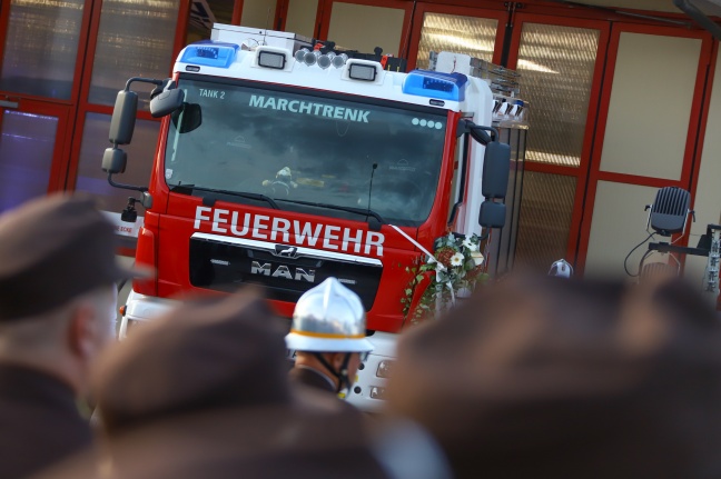 Festakt: Modernisiertes Feuerwehrhaus sowie drei Einsatzfahrzeuge in Marchtrenk gesegnet