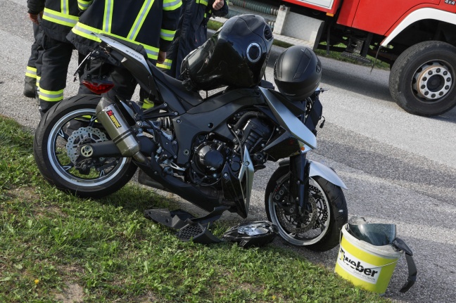 Schwerer Verkehrsunfall mit Motorrad auf Pyhrnpass Straße in Ried im Traunkreis