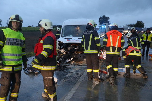 Tödlicher Verkehrsunfall auf Innviertler Straße bei Krenglbach