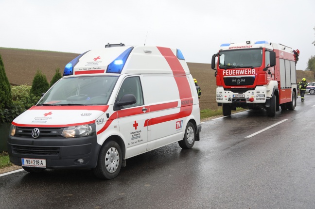Unfall nach internem Notfall auf Gallspacher Straße bei Niederthalheim