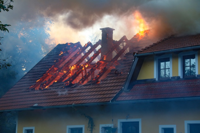 Großbrand auf Bauernhof in Krenglbach