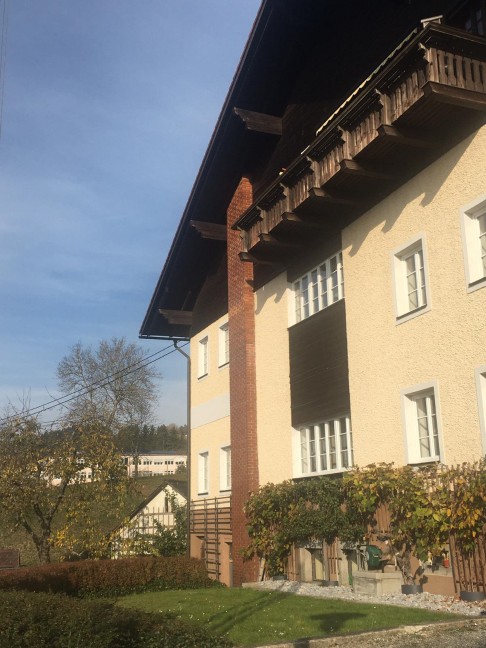 Frau (23) starb nach Sturz vom Balkon eines Hauses in Helfenberg