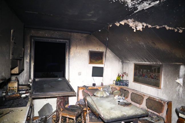 Vier Feuerwehren bei Küchenbrand in einem Wohnhaus in St. Florian im Einsatz