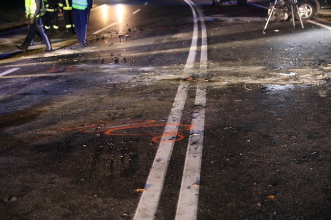 Autolenkerin bei Frontalunfall auf Steyrer Straße bei Enns tödlich verunglückt