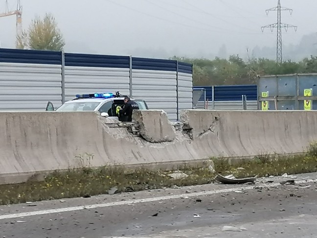 Verkehrschaos nach schwerem LKW-Unfall auf Westautobahn bei Oberwang